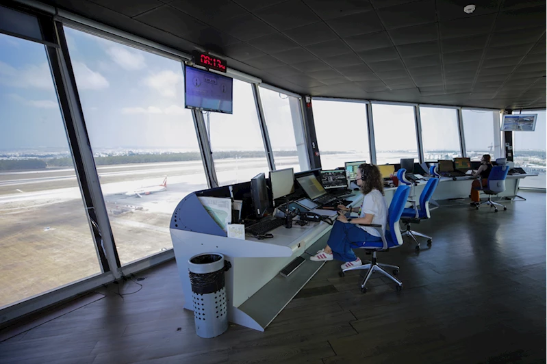 Rekor yolcu ağırlayan Antalya Havalimanı bir taraftan da yenileniyor 