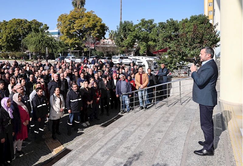 AK Parti Adana Büyükşehir Belediye Başkan adayı Kocaispir, personelle buluştu