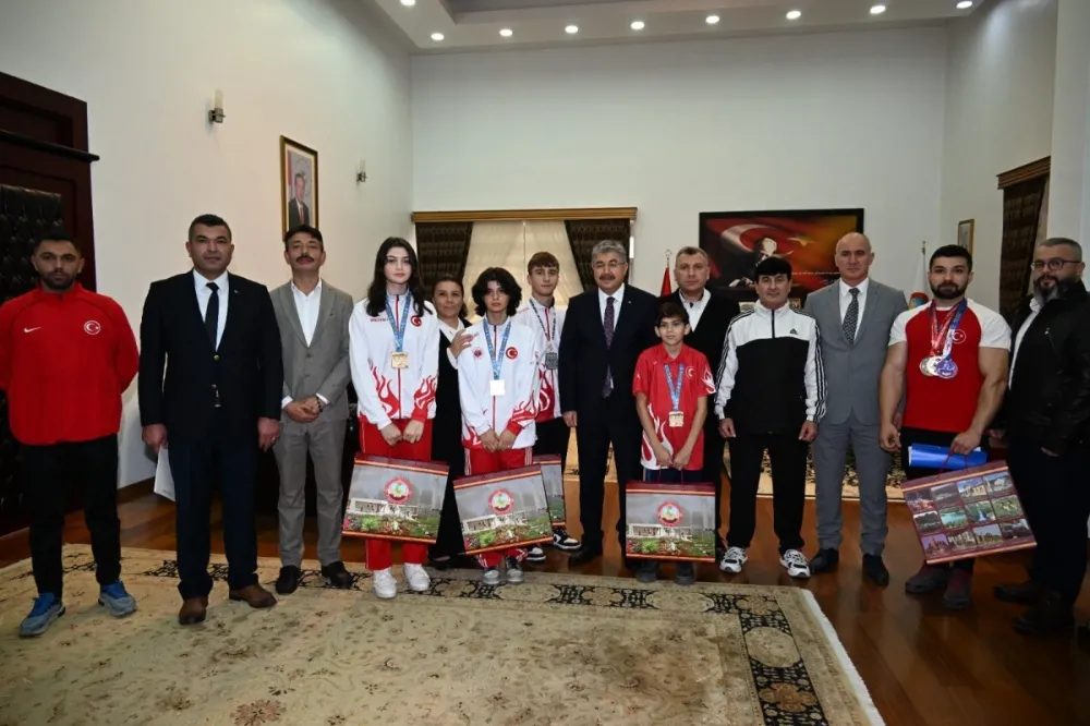 Vali Yılmaz, Başarılı Sporcuları Makamında Kabul Etti