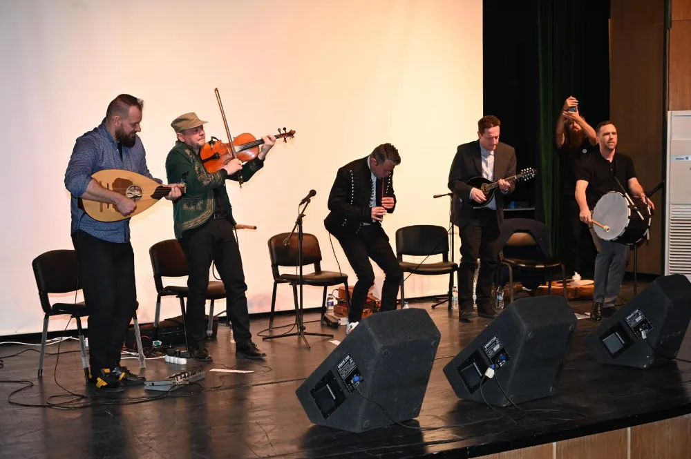 Macar folk grubu KerekesBand, Osmaniye’de konser verdi