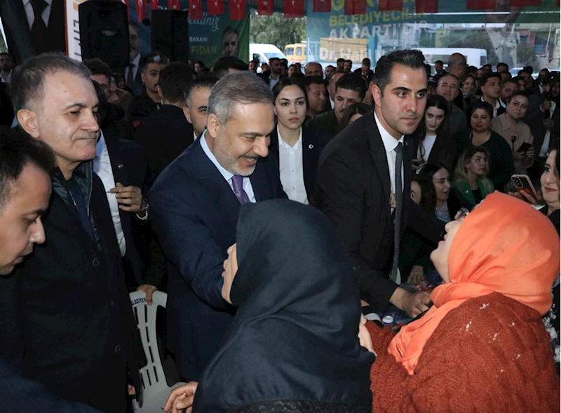 Dışişleri Bakanı Fidan ile AK Parti Sözcüsü Çelik, Adana