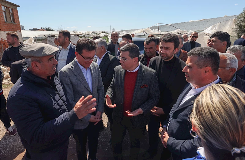 Antalya Büyükşehir Belediye Başkan Adayı Tütüncü hortumun zarar verdiği çiftçileri ziyaret etti: