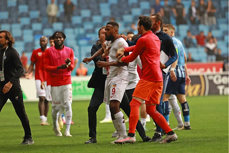 Adana Demirspor-Kayserispor maçının ardından tribünlerde gerginlik yaşandı