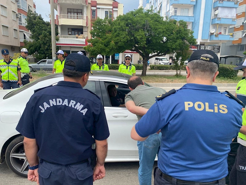 Trafik haftası etkinlikleri kapsamında sürücüler bilgilendirildi