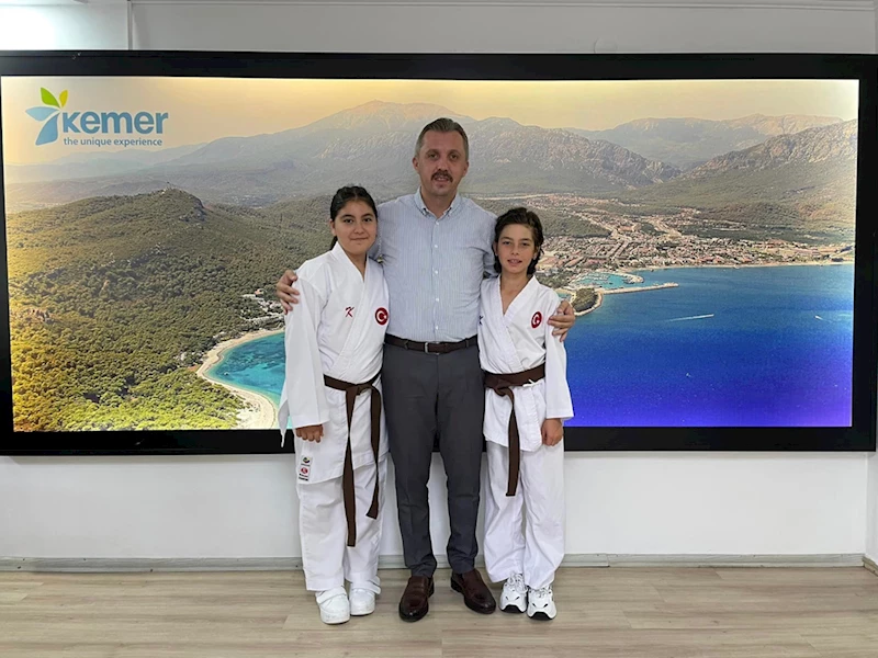 Karate şampiyonasına katılacak çocuk sporcular, Kemer Kaymakamı Solmaz