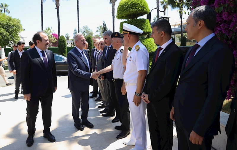 Bakan yardımcıları Karaloğlu ve Serim, Katar Devlet Bakanı Al Khater ile Mersin