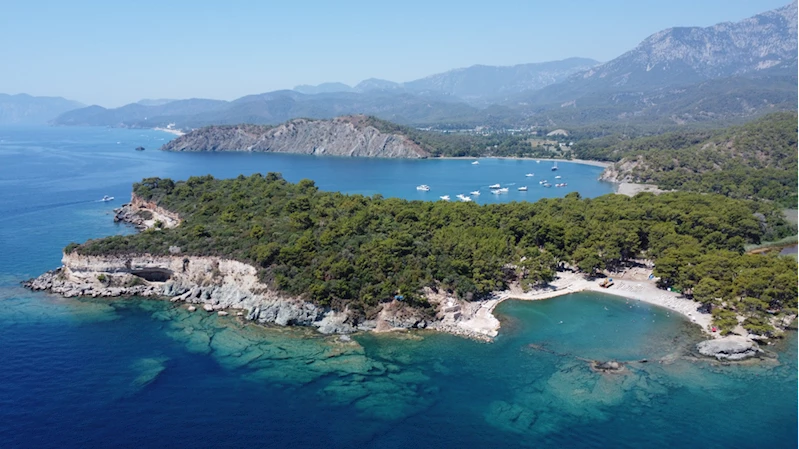 Tarih ile doğanın bütünleştiği Phaselis bayram tatilinde binlerce ziyaretçi ağırladı 