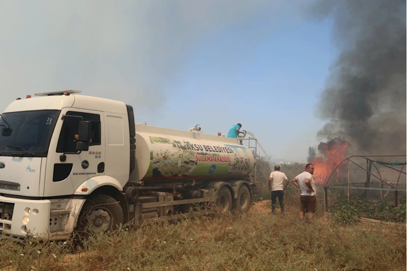 Aksu Belediyesi ekipleri 15 yangına müdahale etti