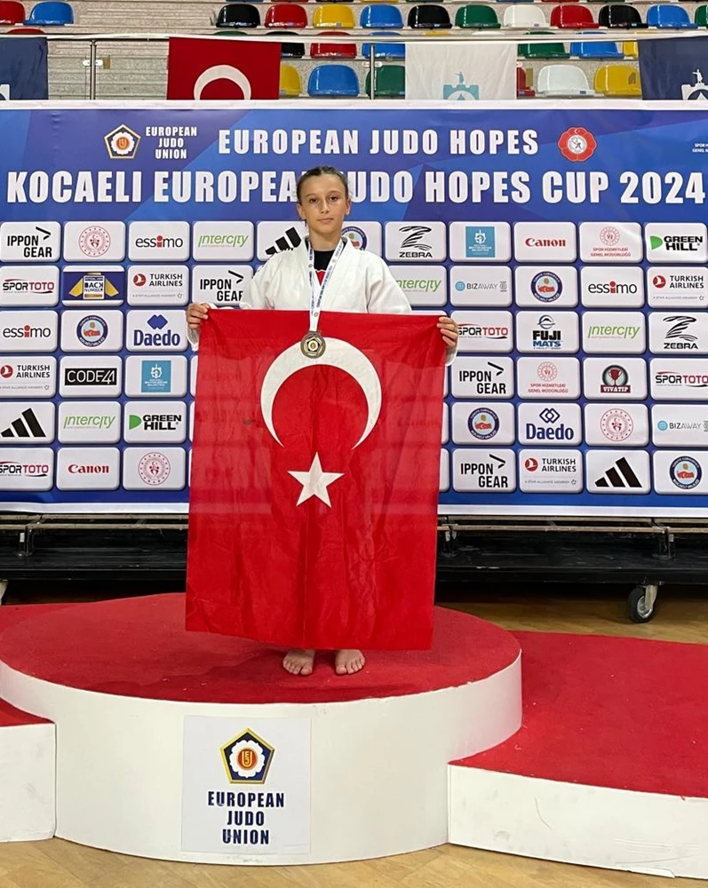 Kemerli Sude, judoda Avrupa şampiyonu oldu