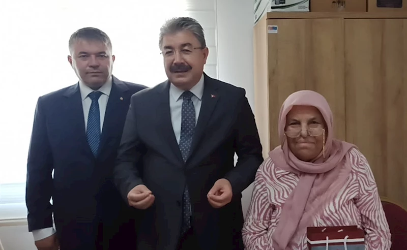 Osmaniye Valisi Yılmaz, Gündüz Bakım ve Aktif Yaşam Merkezini ziyaret etti