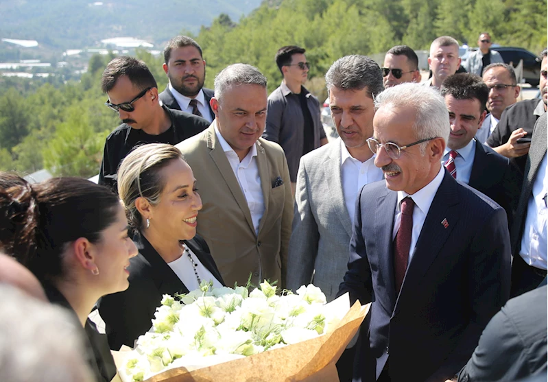 Ulaştırma ve Altyapı Bakanı Uraloğlu, Alanya-Gazipaşa Yolu Gökçebelen Tünel Şantiyesi