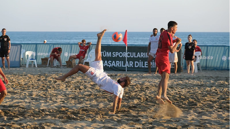 Plaj futbolu ligi Alanya etabı şampiyonu Cityline Alanya Belediyespor oldu