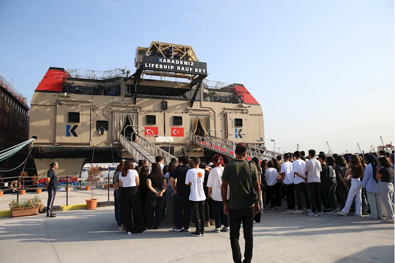 Depremzede lise öğrencileri için 