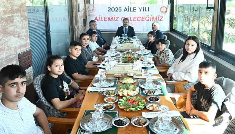 Osmaniye Valisi Erdinç Yılmaz öksüz ve yetim çocuklarla buluştu 