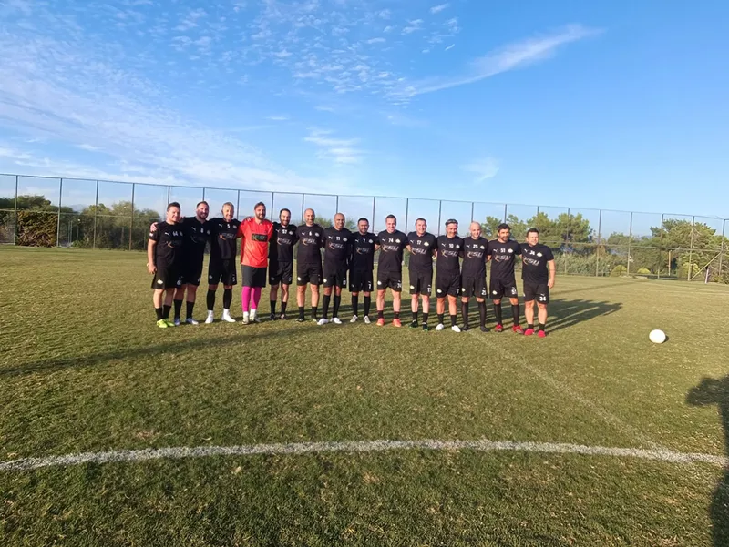 Eski ünlü futbolcular turnuvada buluştu