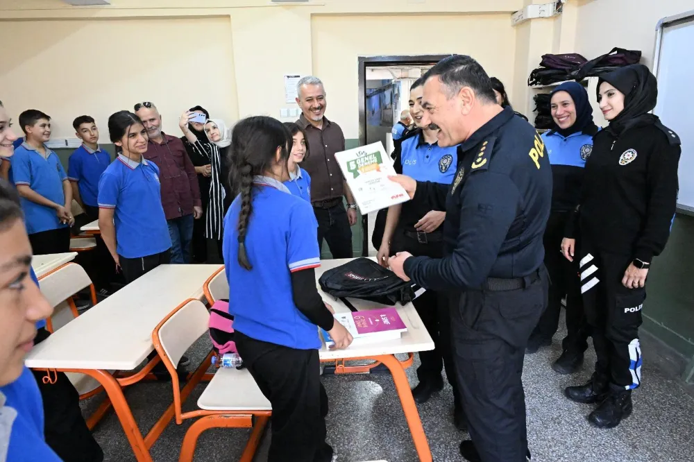Osmaniye polisinden öğrencilere destek 