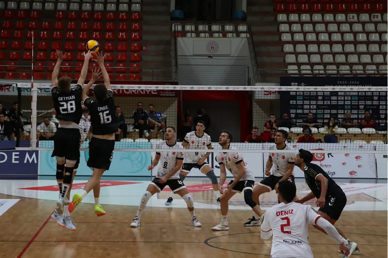 Voleybol: SMS Grup Efeler Ligi