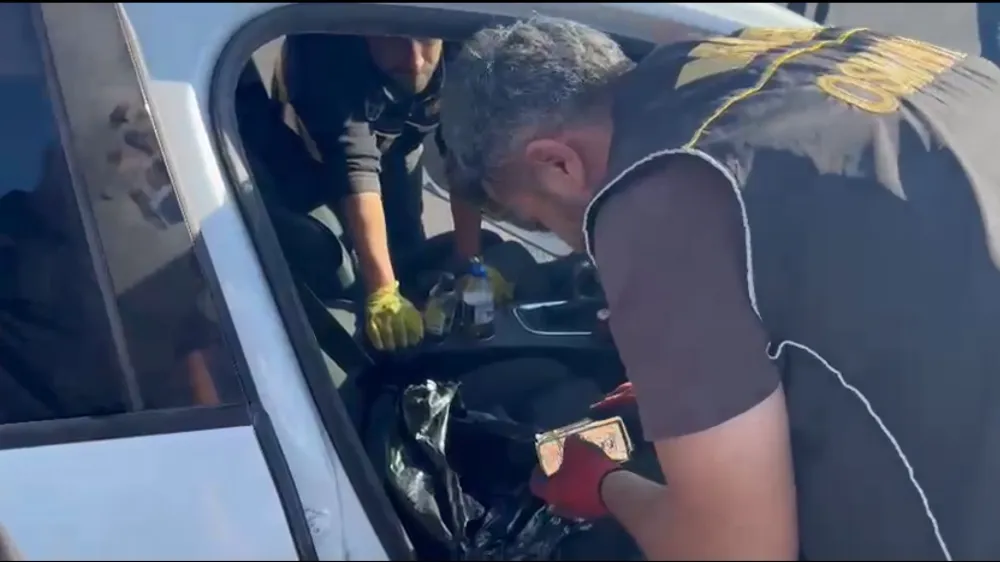 Osmaniye polisinden otoyolda kaçak altın operasyonu, 2 gözaltı