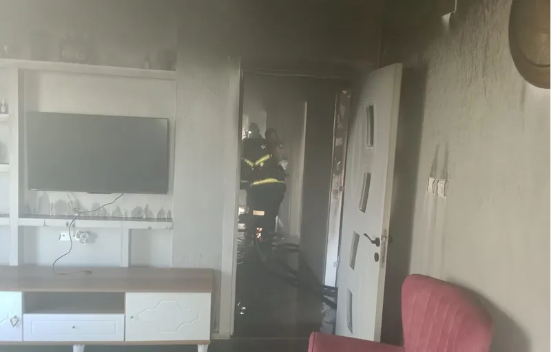 Ceyhan ilçesinde evde çıkan yangın söndürüldü 