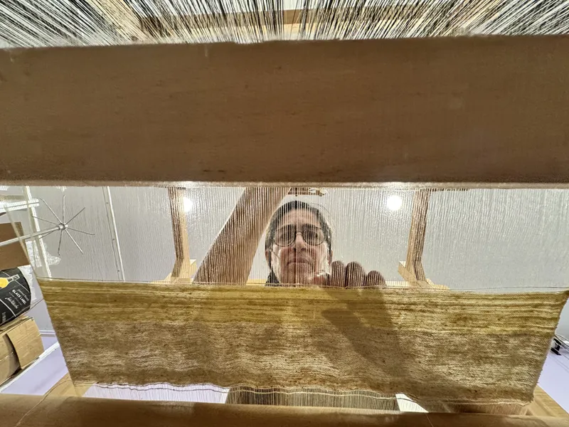 Depremden kurtardığı böcek yumurtalarıyla 