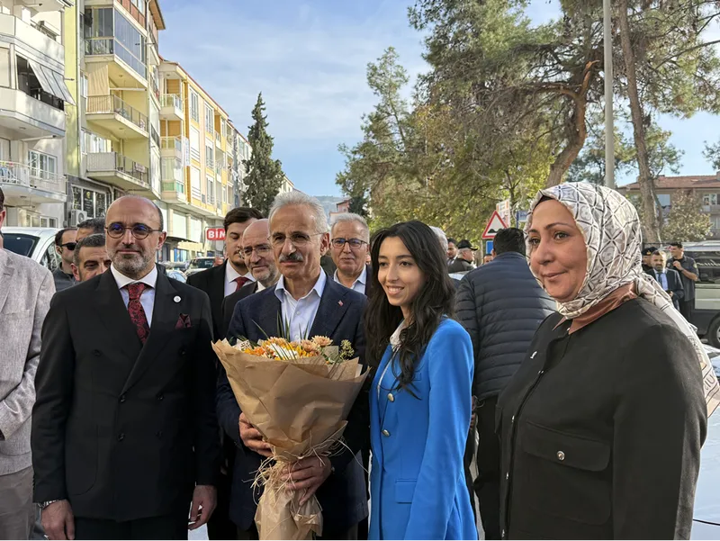 Bakan Uraloğlu, AK Parti Burdur İl Başkanlığı