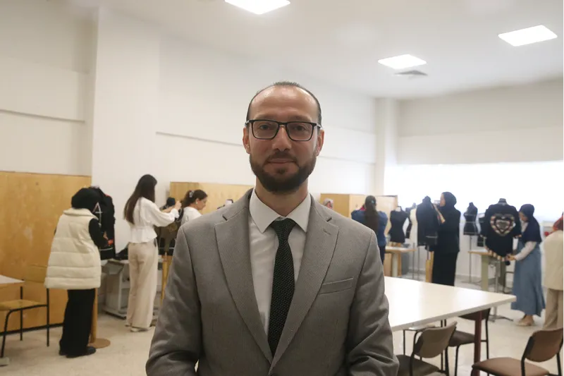 Üniversite öğrencilerinin tasarladığı çocuk ve bebek kıyafetleri ihraç ediliyor