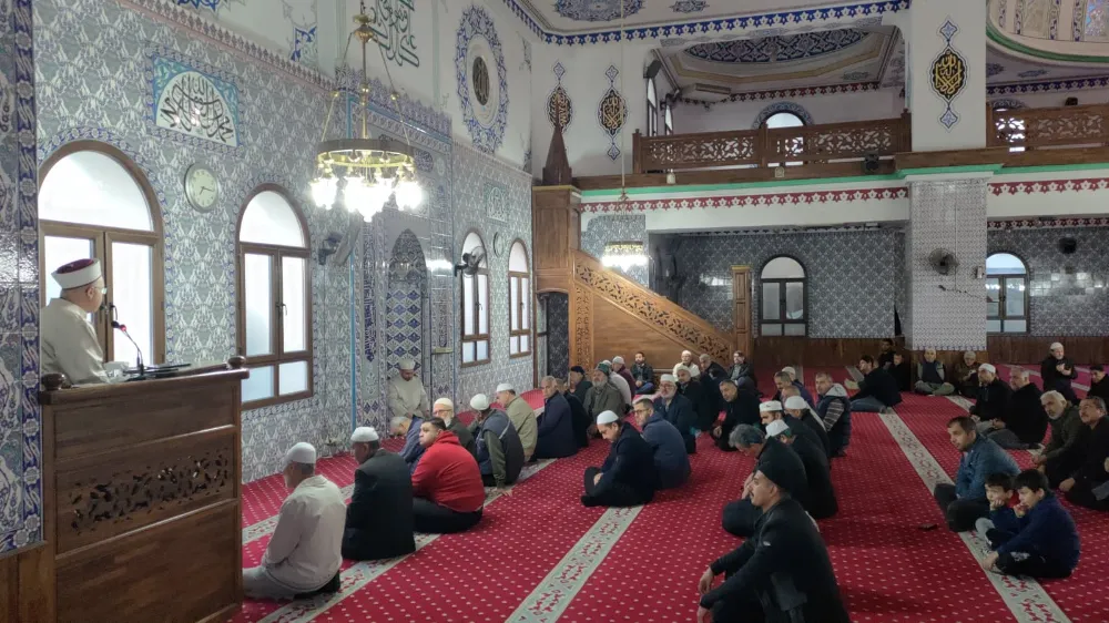 Osmaniye’de “Sabah Namazı Buluşması” Zafer Camii’nde gerçekleşti