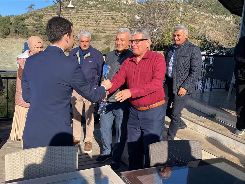 Belen Kaymakamı Onur Şan, emekli öğretmenlerle bir araya geldi 