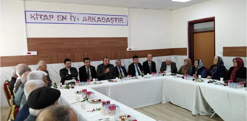 Kozan İlçe Milli Eğitim Müdürü Çelik, emekli öğretmenlerle bir araya geldi