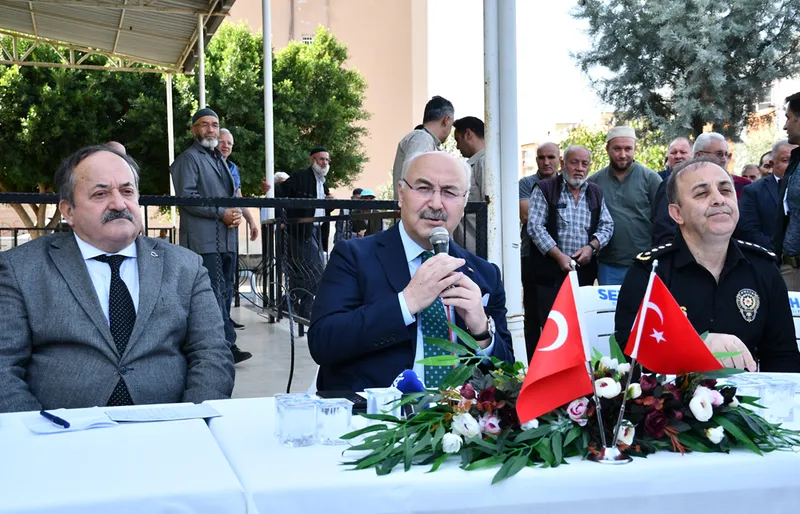 Adana Valisi Yavuz Selim Köşger, vatandaşlarla bir araya geldi