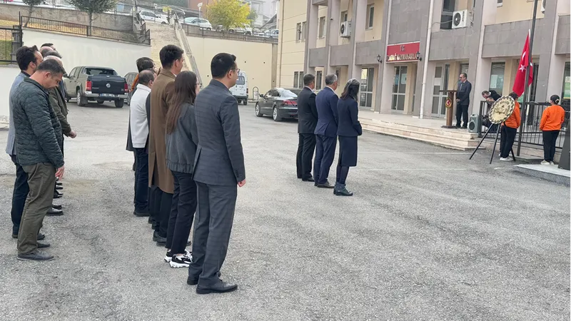 Adana, Mersin ve Osmaniye ilçelerinde de Öğretmenler Günü kutlandı