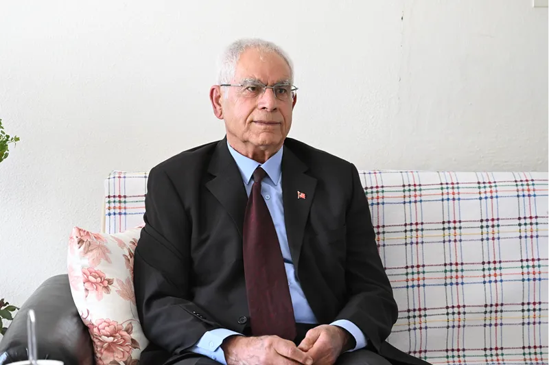 ZİRVEDEKİ İSİMLERİN EMEKTAR ÖĞRETMENLERİ - Yusuf Dikeç