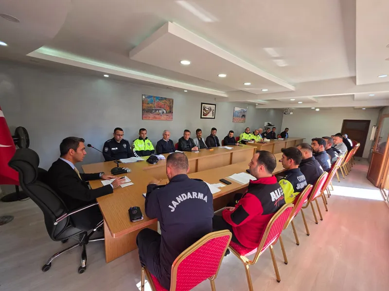 Pozantı ilçesinde kış aylarına yönelik trafik tedbirleri görüşüldü 