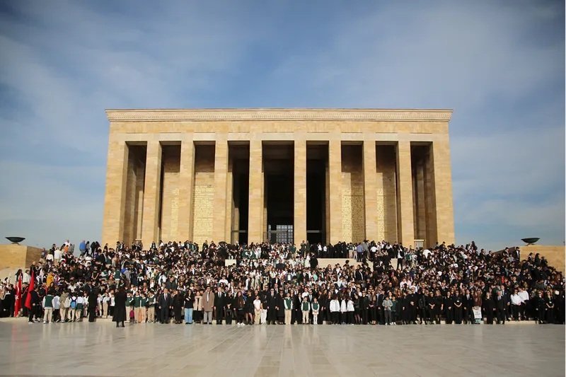 Doğa Koleji öğrencileri Anıtkabir