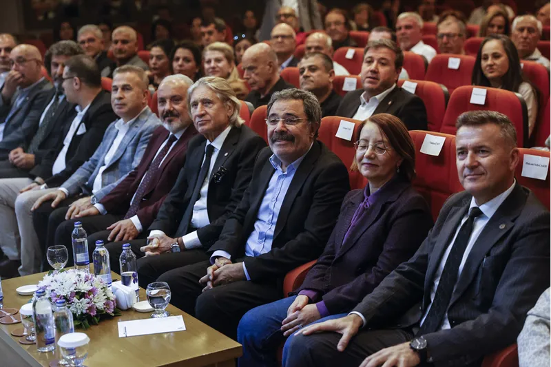 Mersin Kenti Edebiyat Ödülü, şair ve yazar Ahmet Ümit