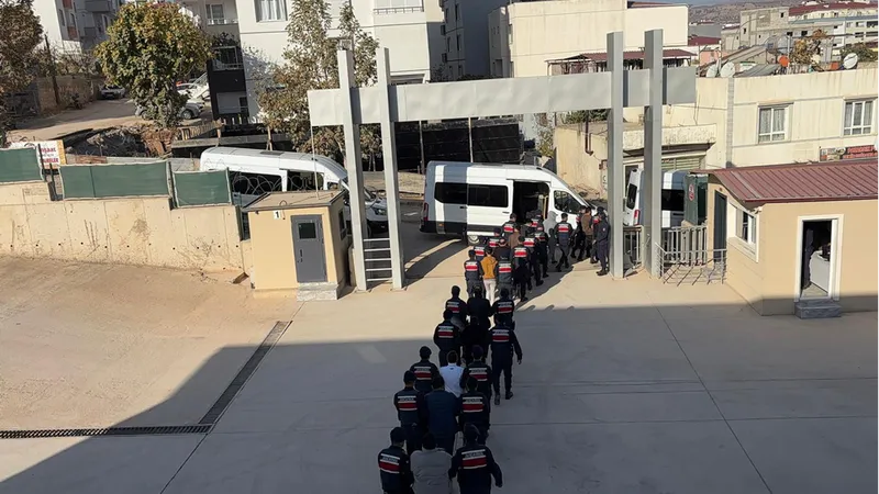 Kahramanmaraş merkezli tefecilik operasyonunda 17 şüpheli tutuklandı