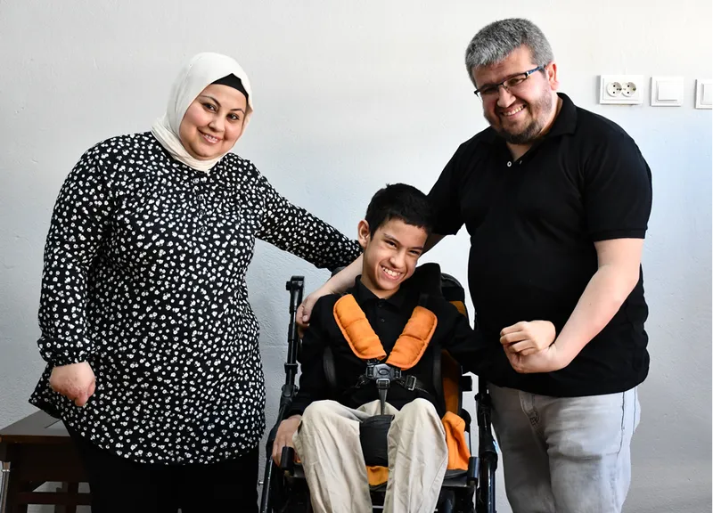Serebral palsili oğlu için ürettiği ekipmanlar diğer hastalara da umut oldu  