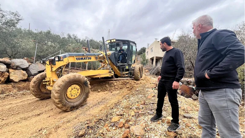 Silifke ilçesinde sağanaktan etkilenen mahallelerde temizlik çalışmaları sürüyor