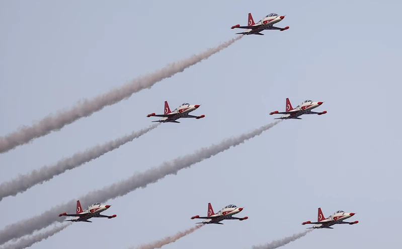 Türk Yıldızları, Mersin semalarında prova uçuşu yaptı