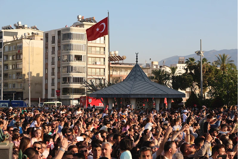 Türk Yıldızları, İskenderun semalarında gösteri uçuşu yaptı