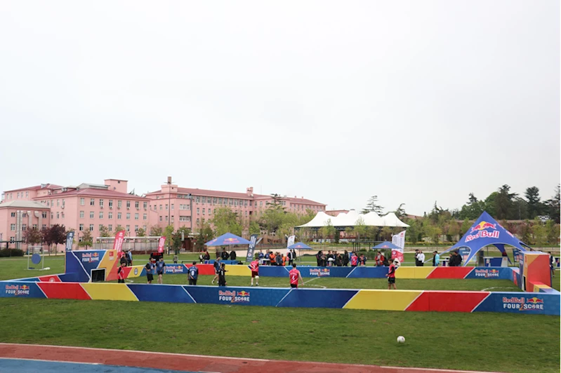 Red Bull Four 2 Score