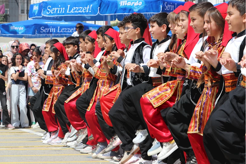Gaziantep ve çevre illerde 23 Nisan Ulusal Egemenlik ve Çocuk Bayramı kutlandı