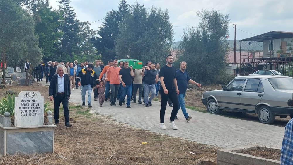 Elektrik akımına kapılan Özlem ve onu kurtarmak isterken ölen annesi toprağa verildi