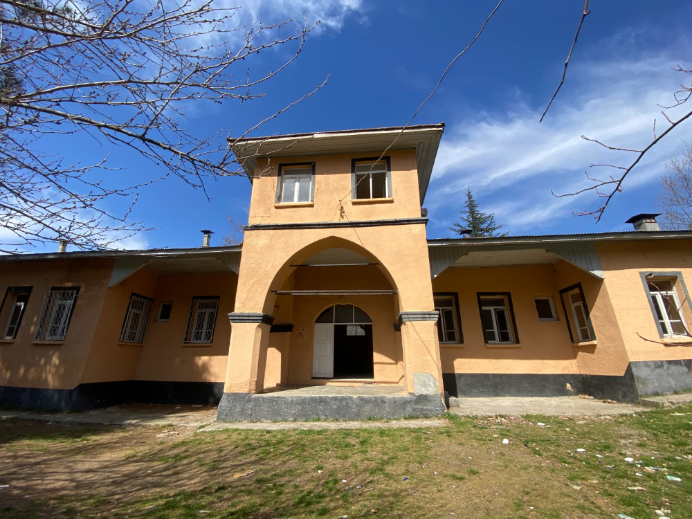 Depremde hasar gören 151 yıllık hükümet konağı için onarım talebi
