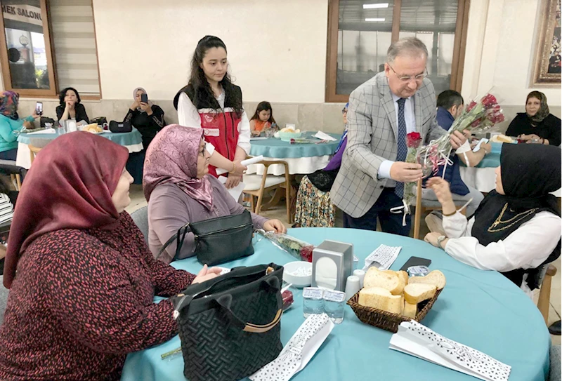 Erdemli Kaymakamı Aydın Tetikoğlu şehit ve gazi aileleriyle buluştu