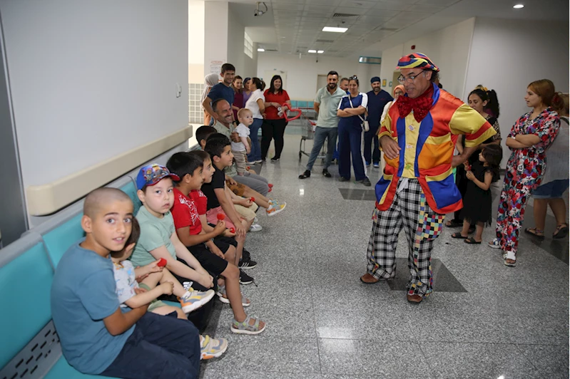 Antalya Vakıflar Bölge Müdürlüğü 44 çocuk için sünnet etkinliği düzenledi