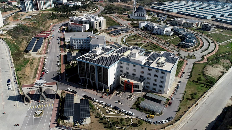 Üniversite, güneş enerjisi yatırımıyla hem çevreye hem bütçeye katkı sağladı