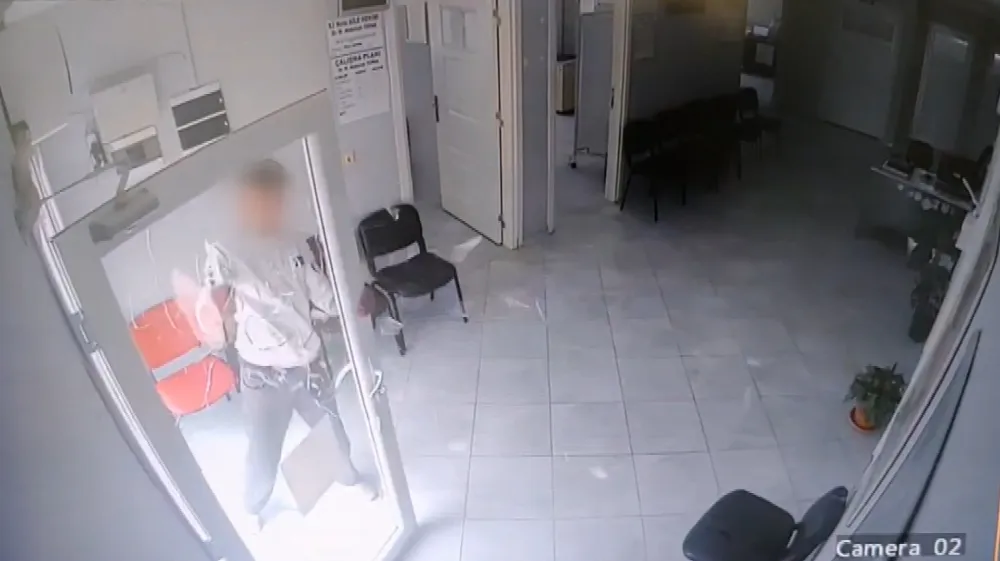 Osmaniye’de aile hekimine bıçaklı tehdit ve saldırı güvenlik kameralarına yansıdı