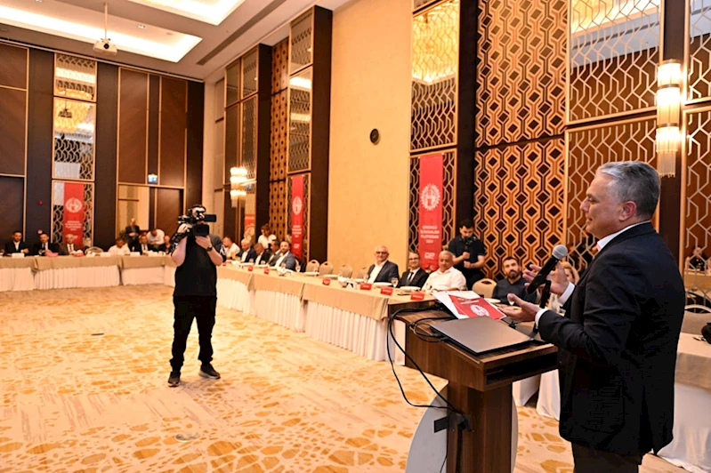 Muratpaşa Belediye Başkanı Uysal, Çorumlu iş insanlarıyla buluştu