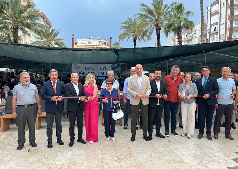 Kumluca Halk Eğitim Merkezi yıl sonu sergisi açıldı